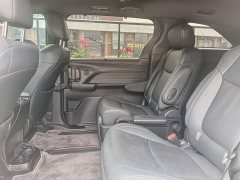 Toyota SIENNA 2021 2.5L Hybrid Premium Edition - фото 17
