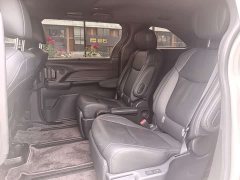 Toyota SIENNA 2021 2.5L Hybrid Premium Edition - фото 18