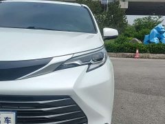 Toyota SIENNA 2021 2.5L Hybrid Premium Edition - фото 3