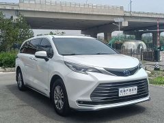 Toyota SIENNA 2021 2.5L Hybrid Premium Edition - фото 4