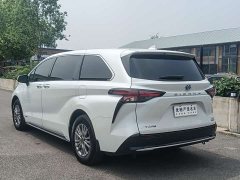 Toyota SIENNA 2021 2.5L Hybrid Premium Edition - фото 6