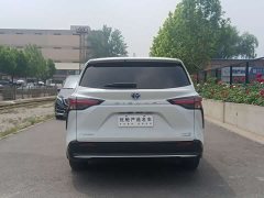 Toyota SIENNA 2021 2.5L Hybrid Premium Edition - фото 7