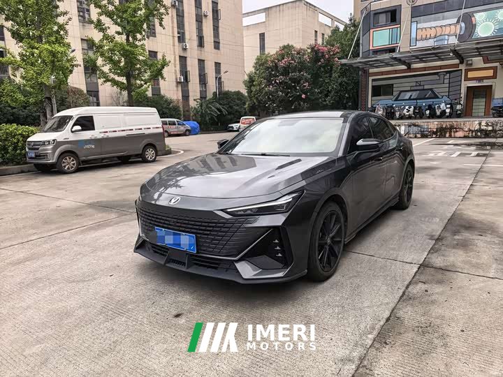 Changan UNI-V 1.5T premium - автомобиль из Китая