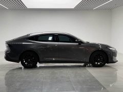 Changan UNI-V 1.5T premium - фото 8