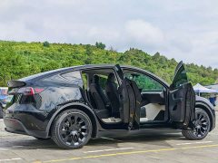 Tesla Model Y 2022 facelift rear-wheel drive version - фото 16