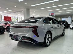 Hongqi EH7 640 four-wheel drive smart version - фото 12