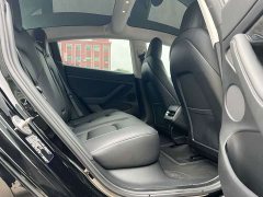 Tesla Model 3 2022 rear-wheel drive version - фото 12