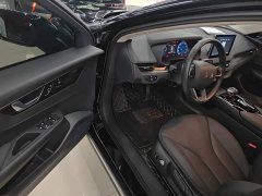 Hongqi E-QM5 2023 facelift basic travel version - фото 16
