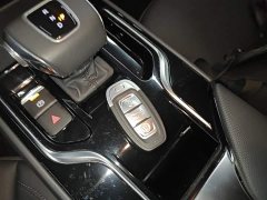 Hongqi E-QM5 2023 facelift basic travel version - фото 9
