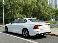 Volvo S60 2025 B5 Zhiya Sports Edition - фото 3
