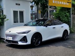 Changan UNI-V 1.5T premium - фото 1