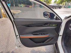 Changan UNI-V 1.5T premium - фото 6