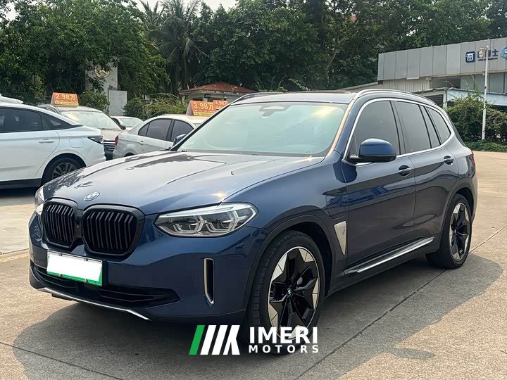 BMW iX3 Version - автомобиль из Китая