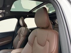 Volvo XC60 B5 four-wheel drive Zhiyuan Deluxe Edition - фото 16