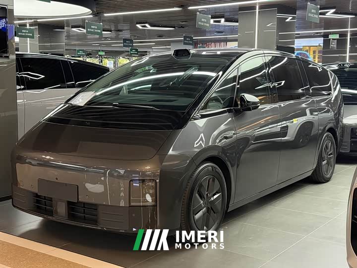 Li Auto Ideal MEGA Ultra