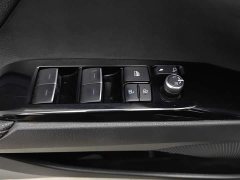 Toyota Camry 2.0GVP Leading Edition - фото 9