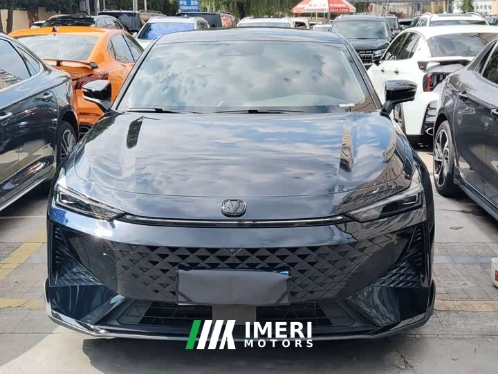 Changan UNI-V 1.5T exclusive - автомобиль из Китая