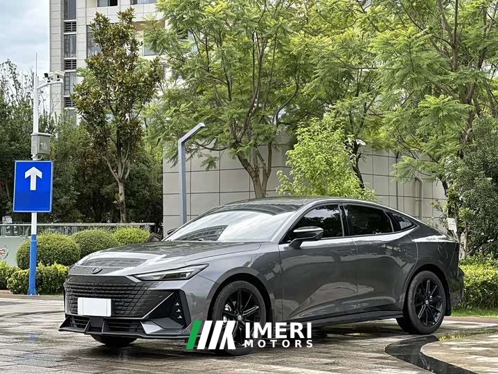 Changan UNI-V 1.5T exclusive - автомобиль из Китая