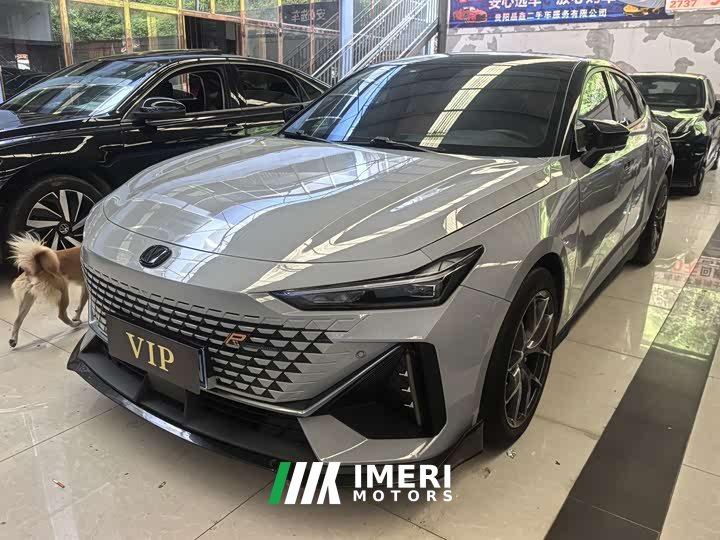 Changan UNI-V 1.5T premium - автомобиль из Китая