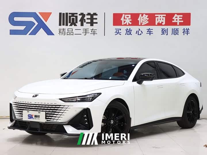 Changan UNI-V 2022 1.5T premium - автомобиль из Китая