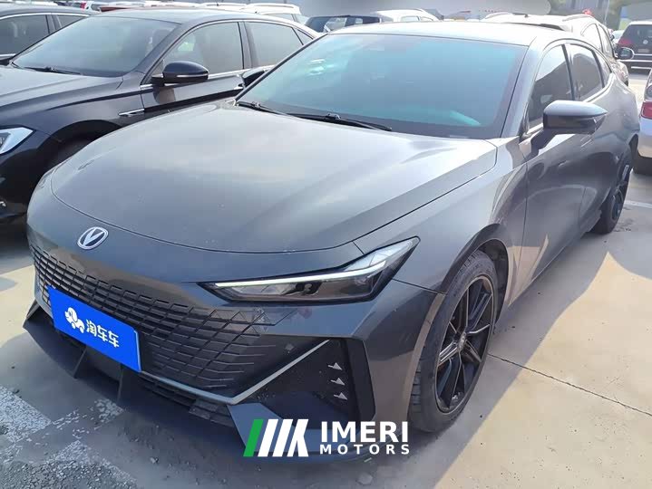 Changan UNI-V 2023 1.5T premium - автомобиль из Китая