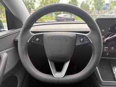 Tesla Model Y long-range rear-wheel drive version - фото 12