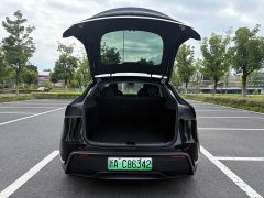 Tesla Model Y long-range rear-wheel drive version - фото 16