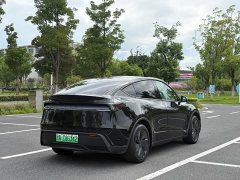 Tesla Model Y long-range rear-wheel drive version - фото 4
