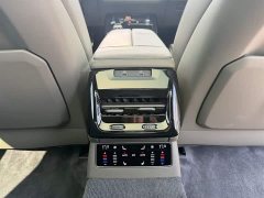 Hongqi HS5 facelift 2.0T Zhilian Qixiang four-wheel drive version - фото 6