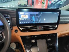 Hongqi HQ9 PHEV 2.0T four-wheel drive business version - фото 13