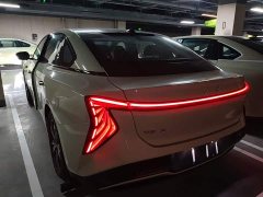 Hongqi EH7 2025 600 Smart Select Edition - фото 5