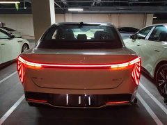 Hongqi EH7 2025 600 Smart Select Edition - фото 6