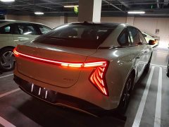 Hongqi EH7 2025 600 Smart Select Edition - фото 7