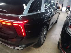 Hongqi E-HS9 690km flagship version six seats - фото 8