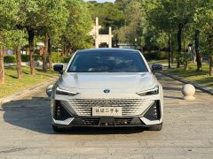 Changan UNI-V 1.5T premium - фото 2