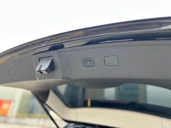Hongqi HS7 2.0T DCT two-wheel drive Zhilian Qichang version, seven seats - фото 11