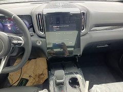 Hongqi HS3 PHEV 2024 115km Jinwei Edition - фото 13