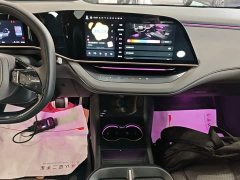Hongqi EH7 760 Pro four-wheel drive version - фото 13