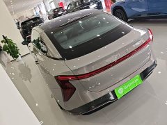 Hongqi EH7 760 Pro four-wheel drive version - фото 5