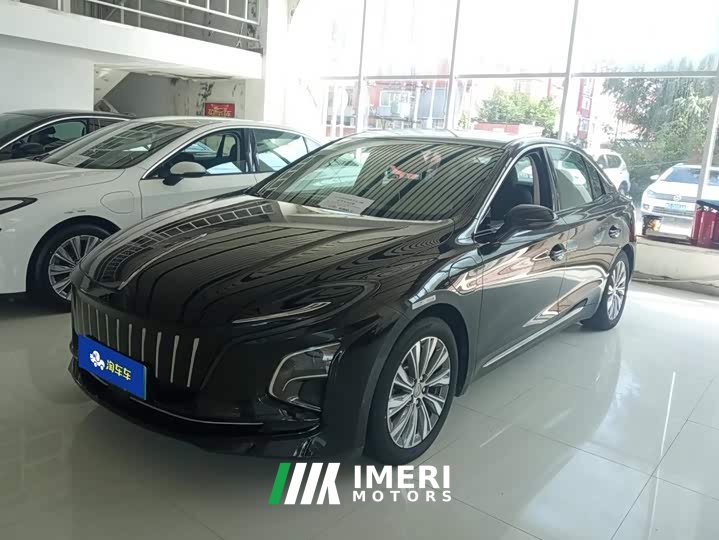 Hongqi E-QM5 560km PLUS - автомобиль из Китая