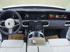 Hongqi E-HS9 660km flag collar version four seats - фото 6