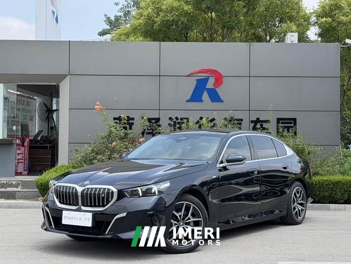 BMW i5 eDrive 35L M Sports Package - автомобиль из Китая