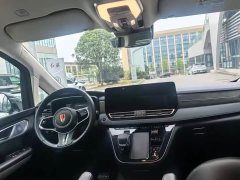 Hongqi HQ9 PHEV 2.0T four-wheel drive business version - фото 6