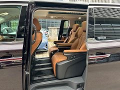 Hongqi HQ9 PHEV 2.0T four-wheel drive business version - фото 10