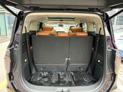 Hongqi HQ9 PHEV 2.0T four-wheel drive business version - фото 11