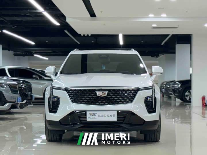 Cadillac XT4 28T two-wheel drive luxury