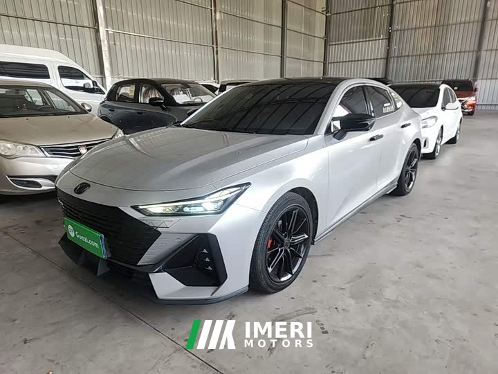 Changan UNI-V 1.5T premium - автомобиль из Китая