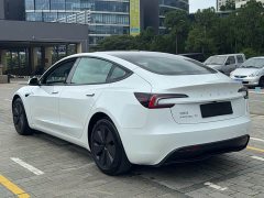 Tesla Model 3 facelift, long-range rear-wheel drive version - фото 13