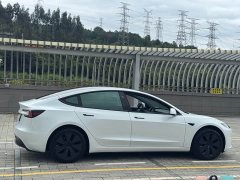 Tesla Model 3 facelift, long-range rear-wheel drive version - фото 18