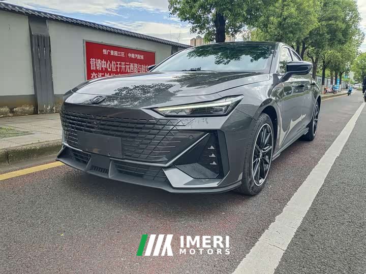 Changan UNI-V 1.5T premium - автомобиль из Китая